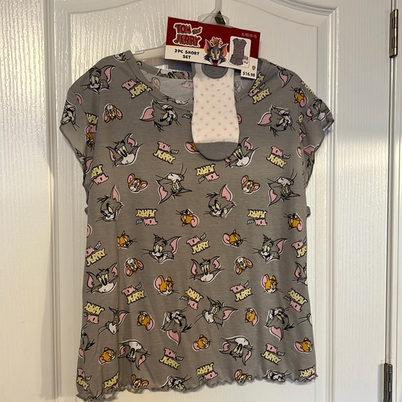 Tom and Jerry 3pc sleep-short set with socks - Picture 1 of 6